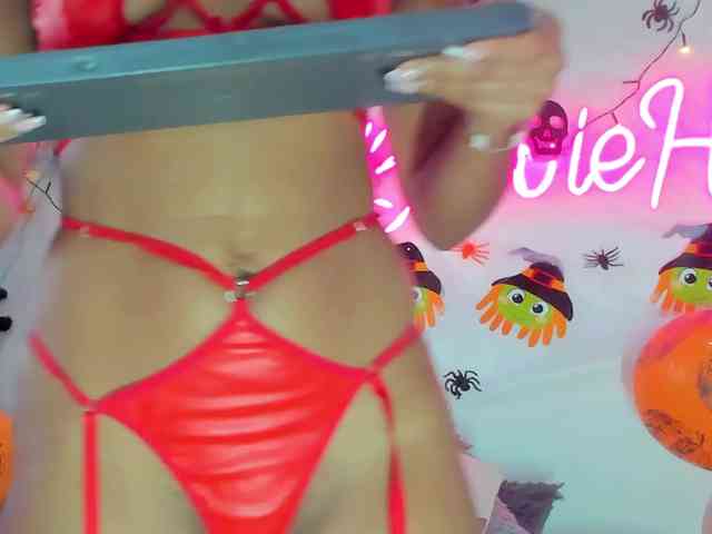 BarbieHotLaura webcam