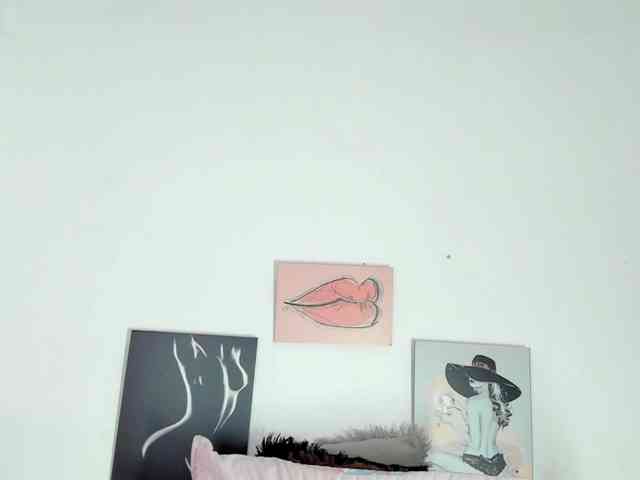 BarbieHotLaura webcam