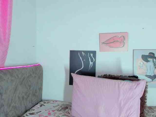 BarbieHotLaura webcam