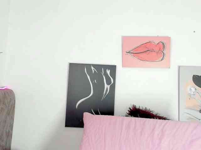 BarbieHotLaura webcam