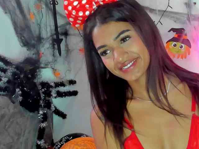 BarbieHotLaura webcam