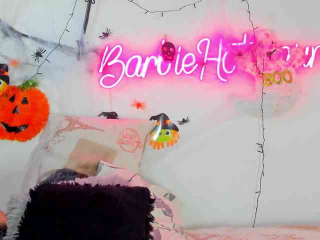 BarbieHotLaura webcam