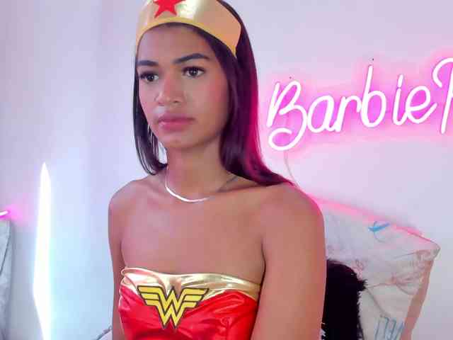 BarbieHotLaura webcam