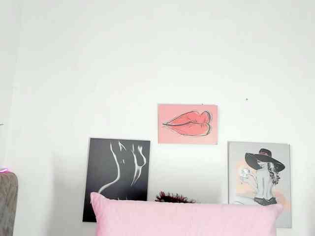 BarbieHotLaura webcam