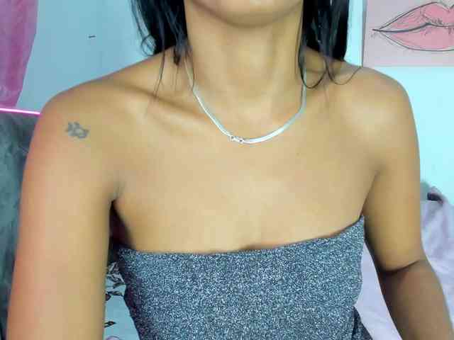 BarbieHotLaura webcam