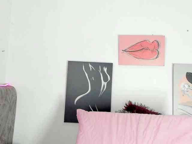 BarbieHotLaura webcam