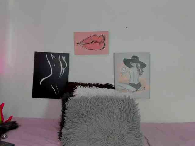 BarbieHotLaura webcam