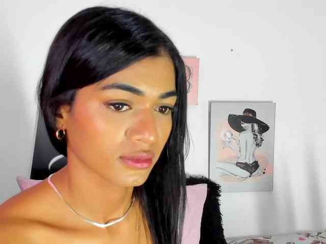 BarbieHotLaura webcam