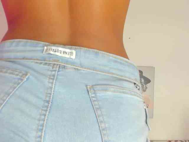 BarbieHotLaura webcam