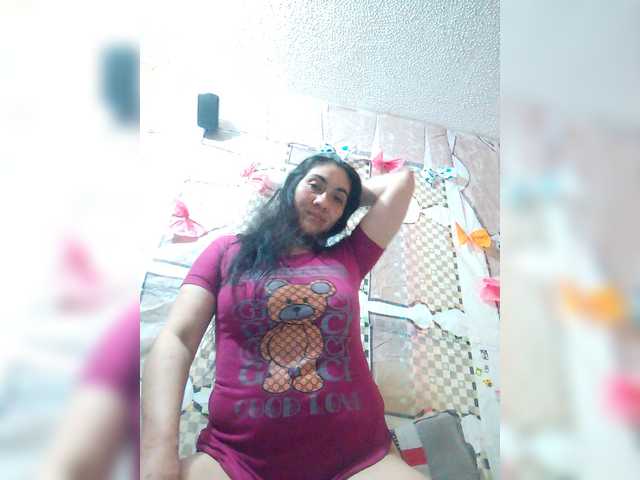 le modèle IMENET est en webcam porno dans un show sur le site bongacams, il possède les tags suivants: Latino/Hispanic,Brunette,Shaved