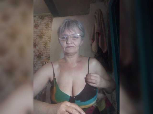 NikaGold45's BongaCams show and profile