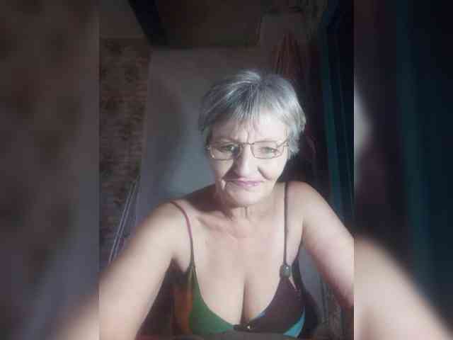 NikaGold45 Live Webcam on BongaCams