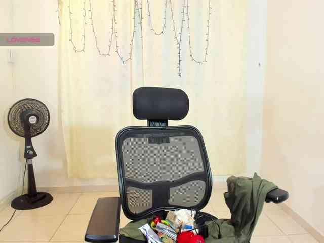 Elizabeth-Liones Live Webcam on BongaCams