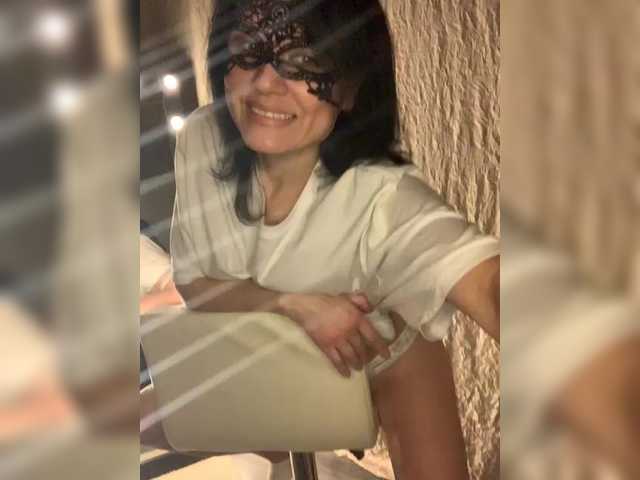 1INNA's BongaCams show and profile