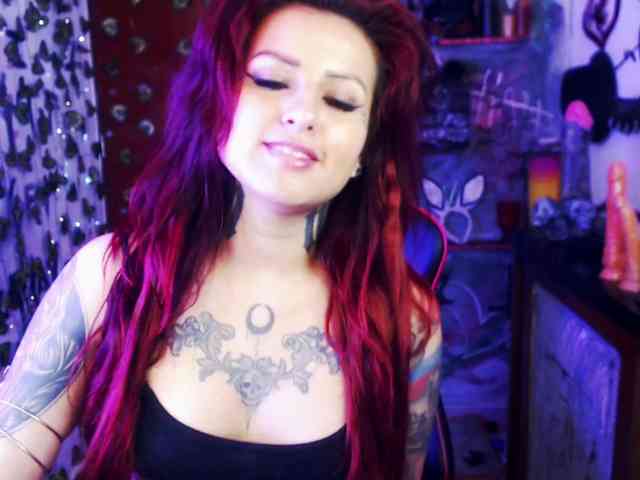 live chat cam Demon-sofy-1
