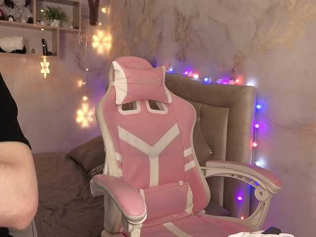 Kristallik-1's BongaCams show and profile