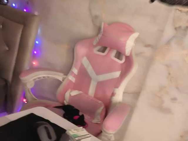 Kristallik-1's BongaCams show and profile