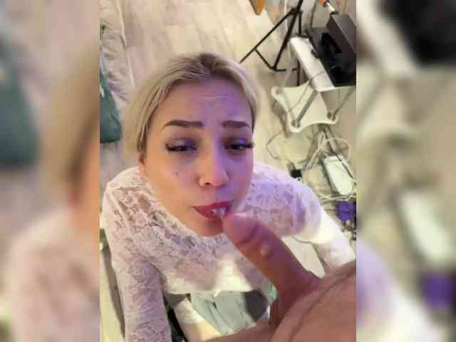 free strip chat Kristallik-1