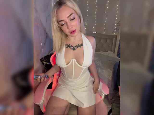 strip chatroom Kristallik-1