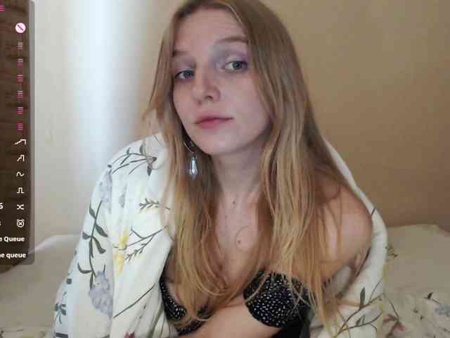 nude amateur CatinMilkland