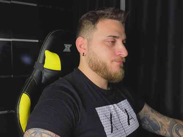 JohhnyLongcock JohhnyLongcock