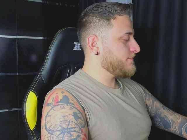 JohhnyLongcock JohhnyLongcock