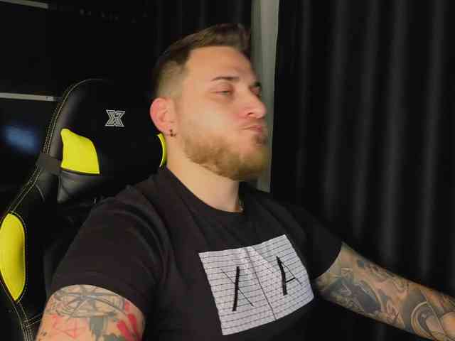 JohhnyLongcock JohhnyLongcock