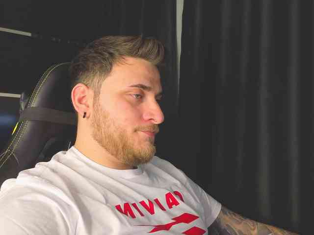 JohhnyLongcock JohhnyLongcock