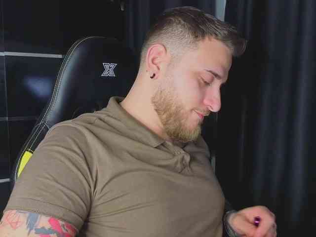 JohhnyLongcock JohhnyLongcock