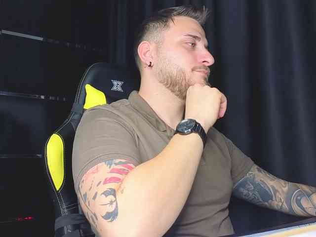 JohhnyLongcock JohhnyLongcock