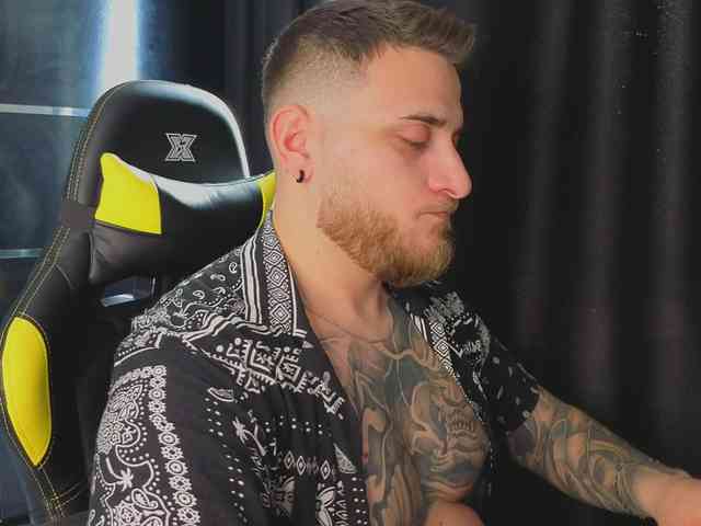 JohhnyLongcock JohhnyLongcock