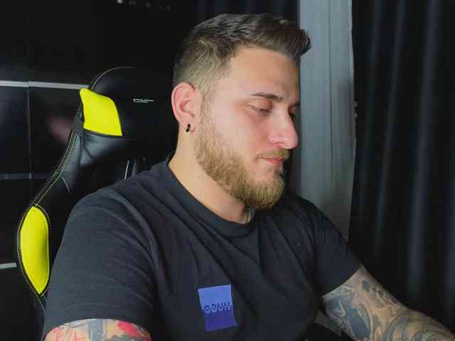 JohhnyLongcock JohhnyLongcock