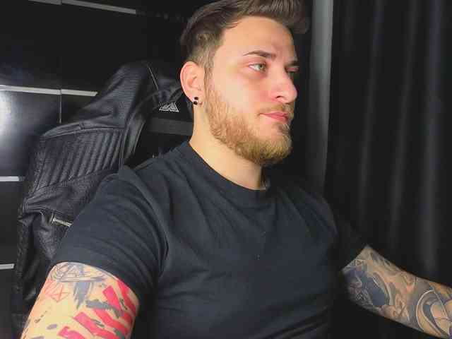 JohhnyLongcock JohhnyLongcock