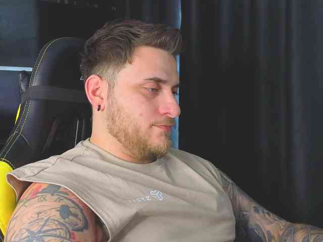 JohhnyLongcock JohhnyLongcock