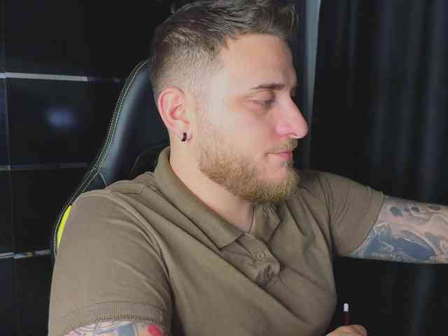 JohhnyLongcock JohhnyLongcock