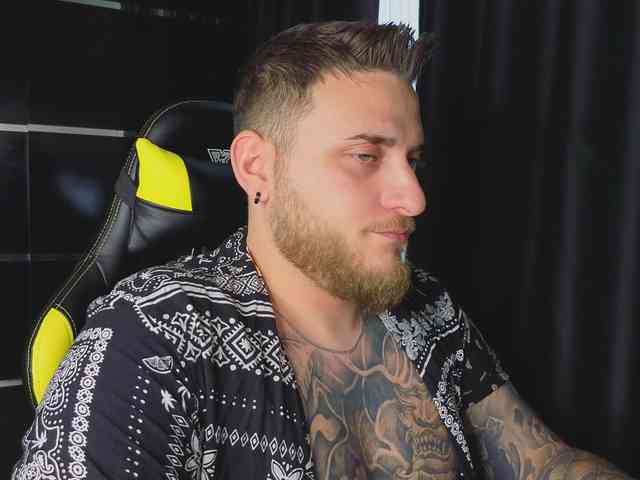 JohhnyLongcock JohhnyLongcock