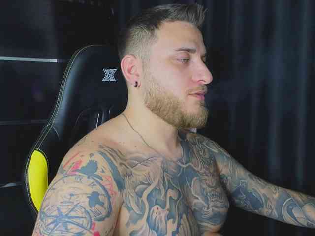 JohhnyLongcock JohhnyLongcock