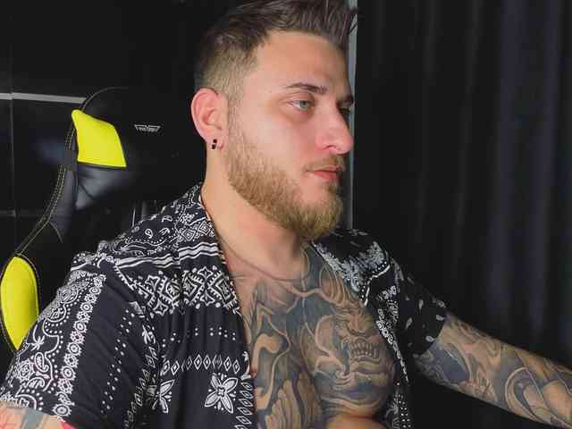 JohhnyLongcock JohhnyLongcock