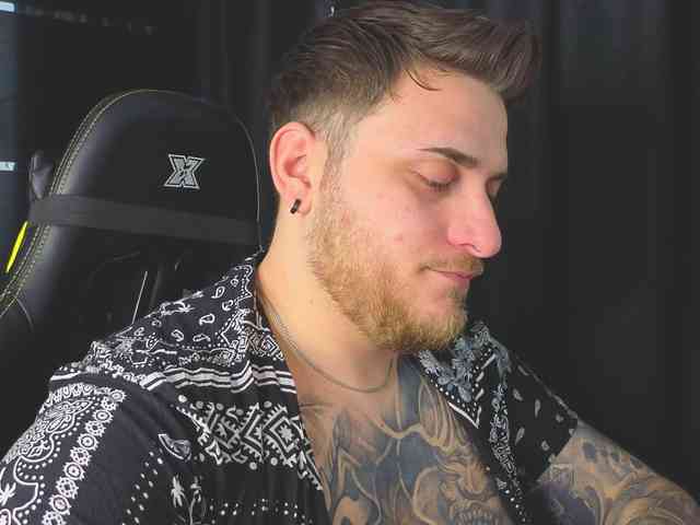 JohhnyLongcock JohhnyLongcock