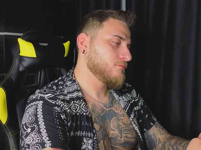 JohhnyLongcock JohhnyLongcock