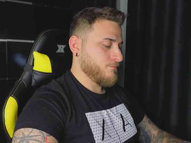 JohhnyLongcock JohhnyLongcock