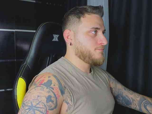 JohhnyLongcock JohhnyLongcock