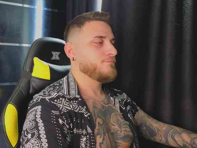 JohhnyLongcock JohhnyLongcock