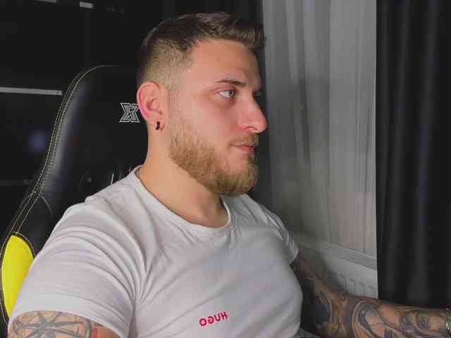 JohhnyLongcock JohhnyLongcock