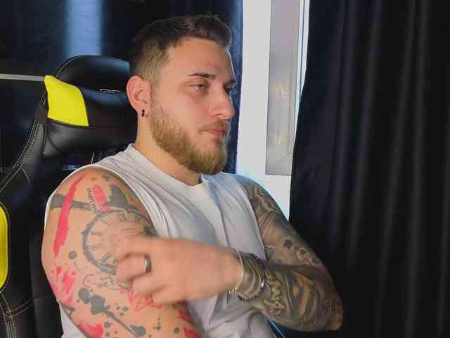 JohhnyLongcock JohhnyLongcock