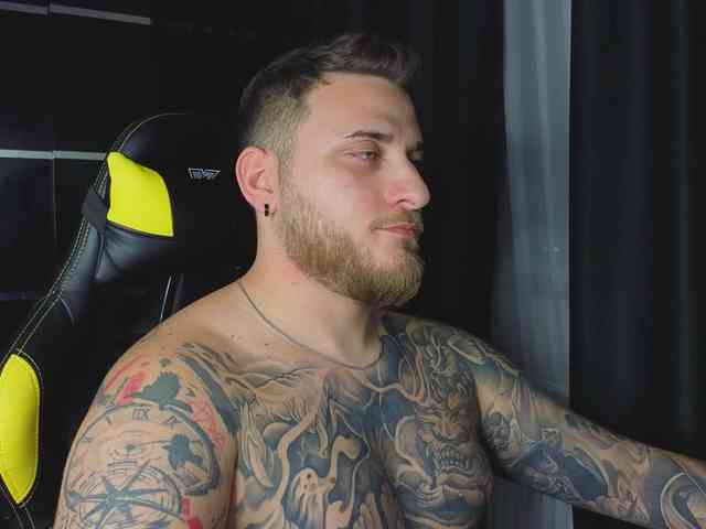 JohhnyLongcock JohhnyLongcock