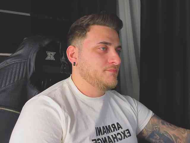 JohhnyLongcock JohhnyLongcock