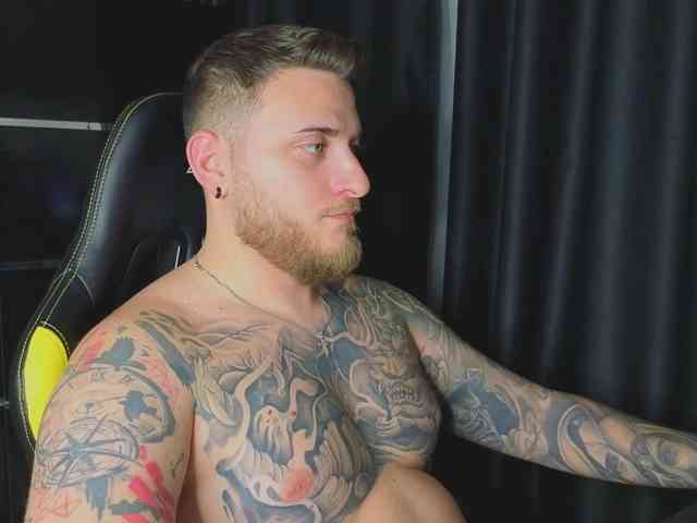 JohhnyLongcock JohhnyLongcock