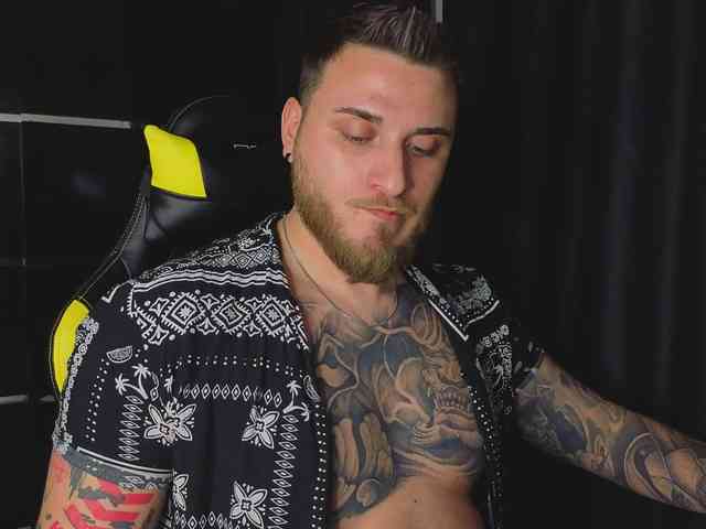 JohhnyLongcock JohhnyLongcock