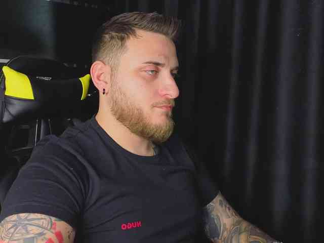 JohhnyLongcock JohhnyLongcock